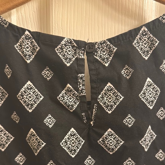 Time and Tru Black and White Patterned Tank Top Peplum Design Size Medium - Picture 4 of 5